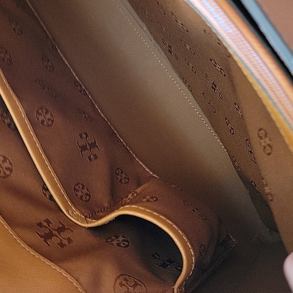 Tory Burch set - Picture 9 of 11